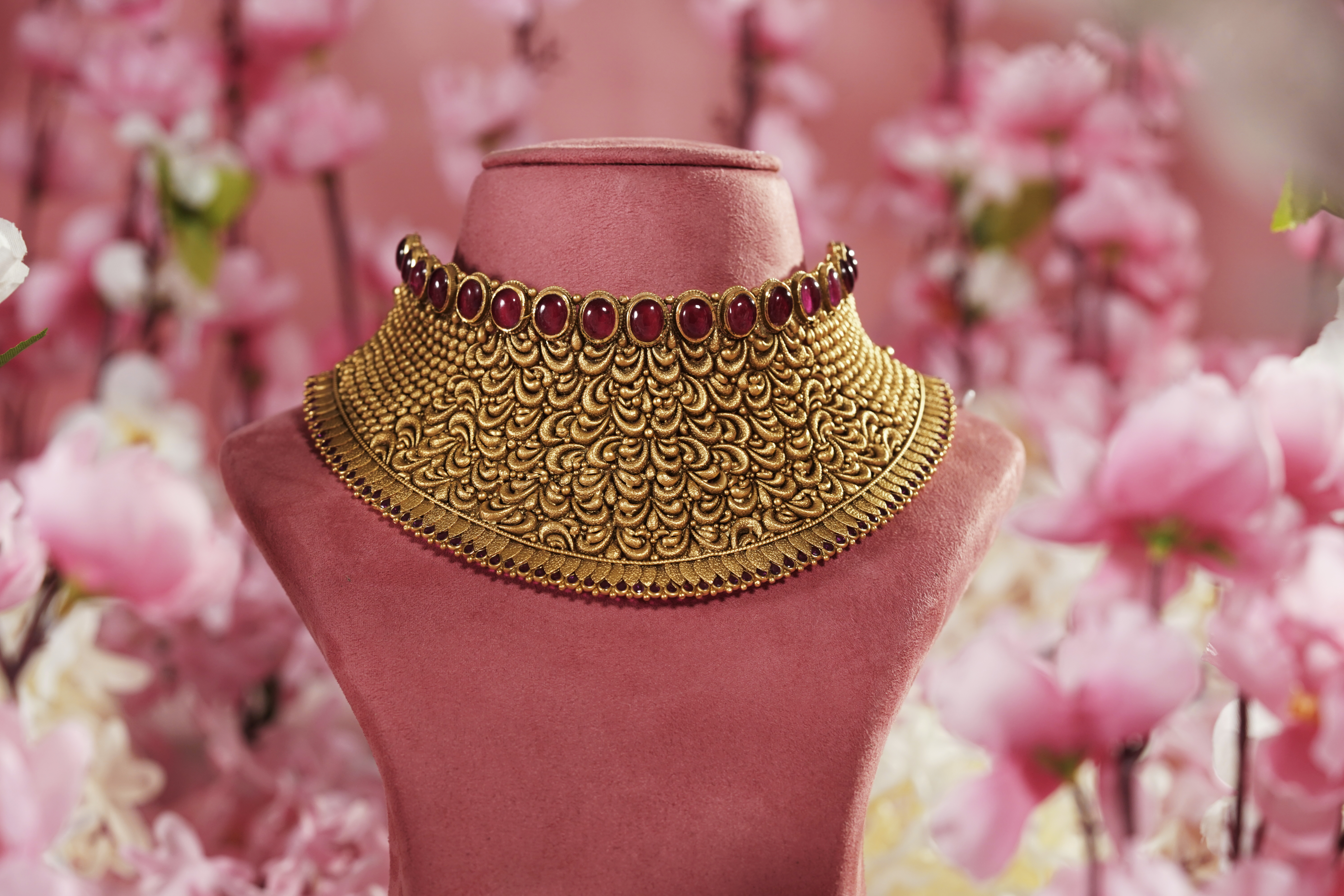 Traditional necklace set