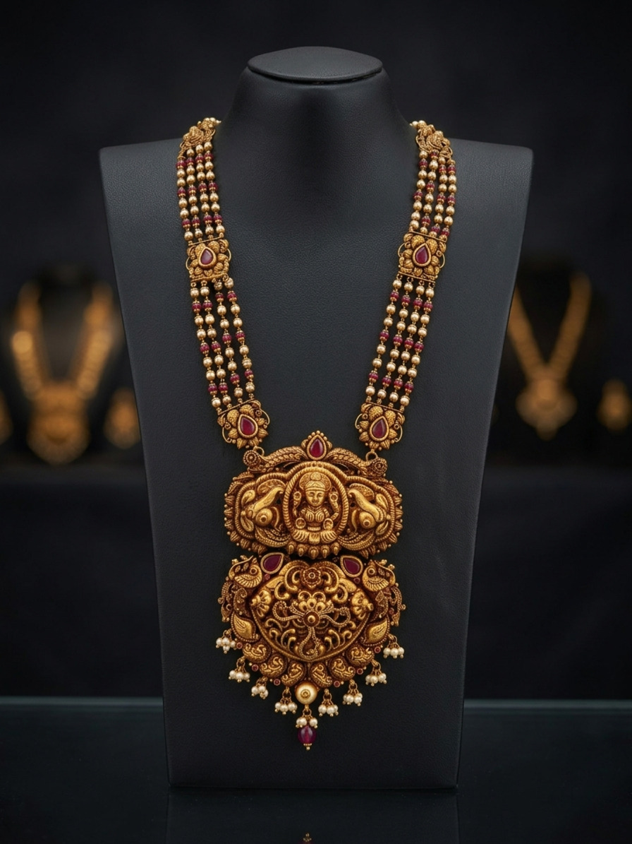 Gold jewellery craftsmanship