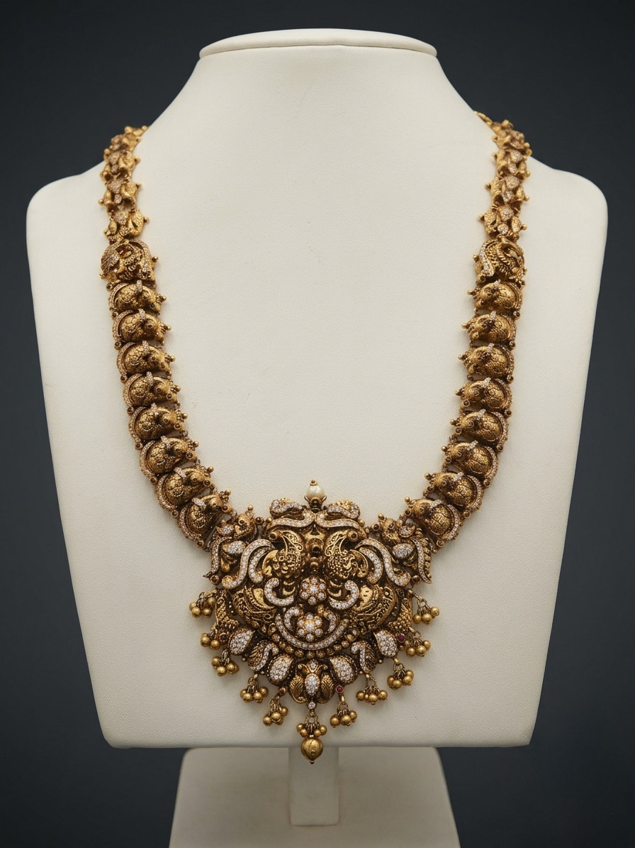 Gold jewellery craftsmanship